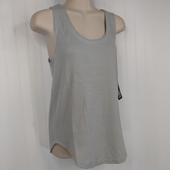 Chaser Strappy Ribbed Grey Shirt Tail Tank NWT - M - Picture 2 of 8